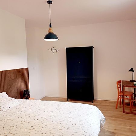 La Garenciere - Les Hirondelles Villa Champfleur  Exteriör bild