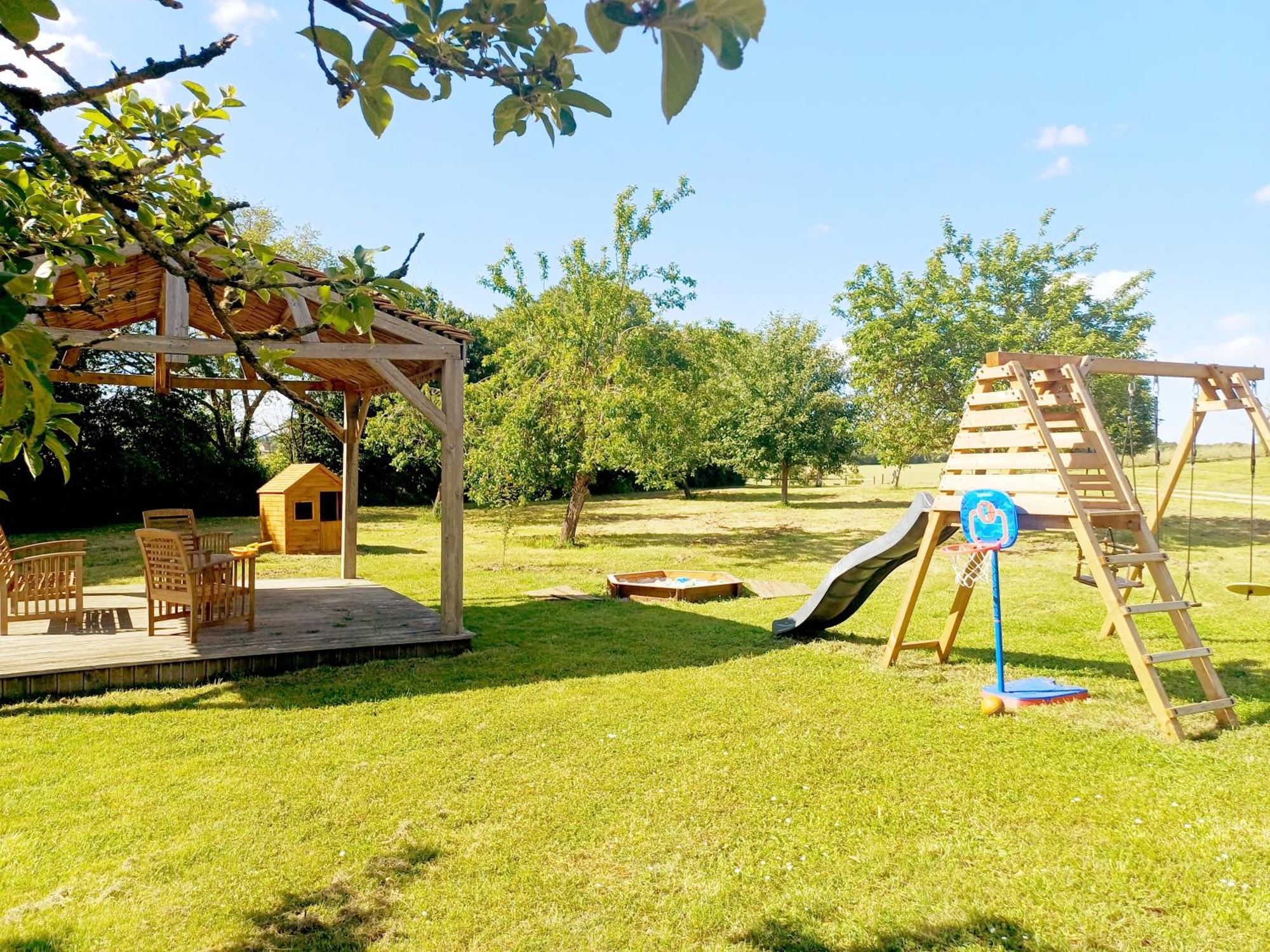 La Garenciere - Les Hirondelles Villa Champfleur  Exteriör bild